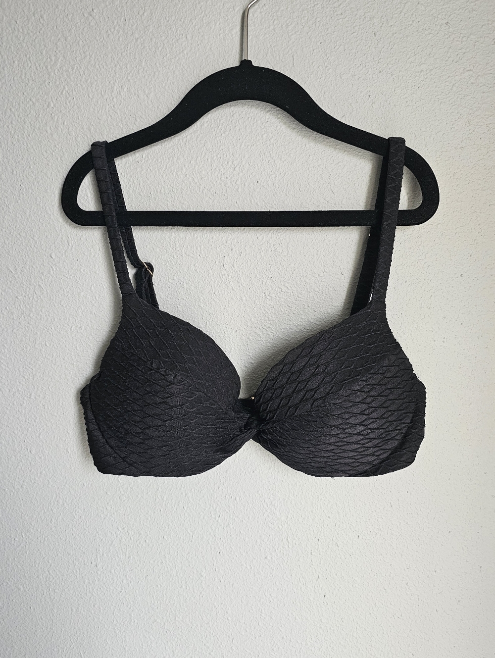 Victoria's Secret Black Twist Push Up Swim Bikini Top With Removable Padding 32C